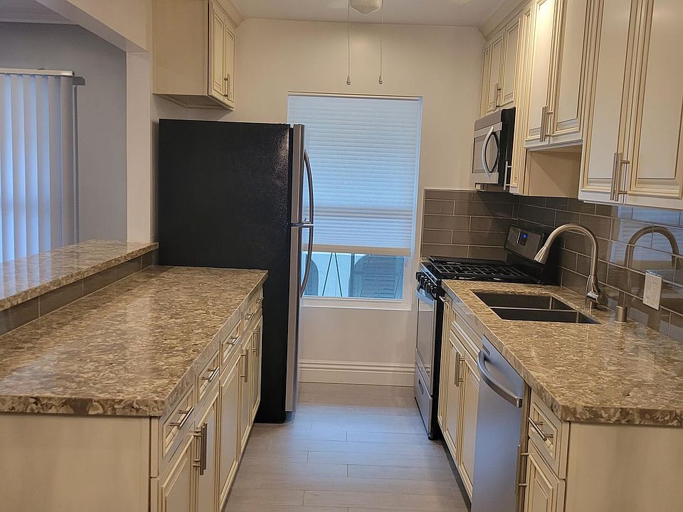 1st image of 1114 N Flores St #7