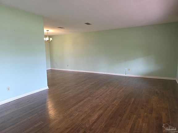 3rd image of 1402 E Leonard St