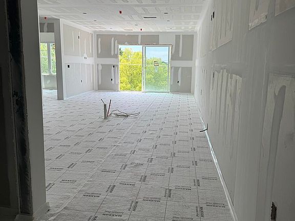 3rd image of 709 E Lenoir St #304