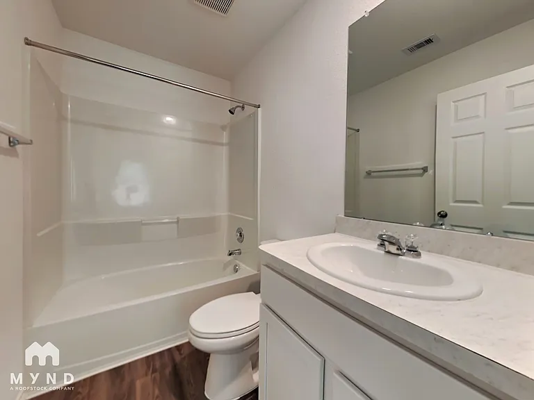 17584 Rosewood Manor Ln — Photo 8
