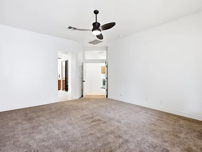 622 E Vinedo Ln — Photo 29