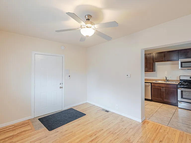 555 Locust St #2 — Photo 6