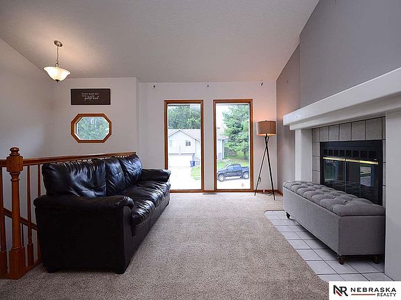 5th image of 15318 Rock Creek Dr