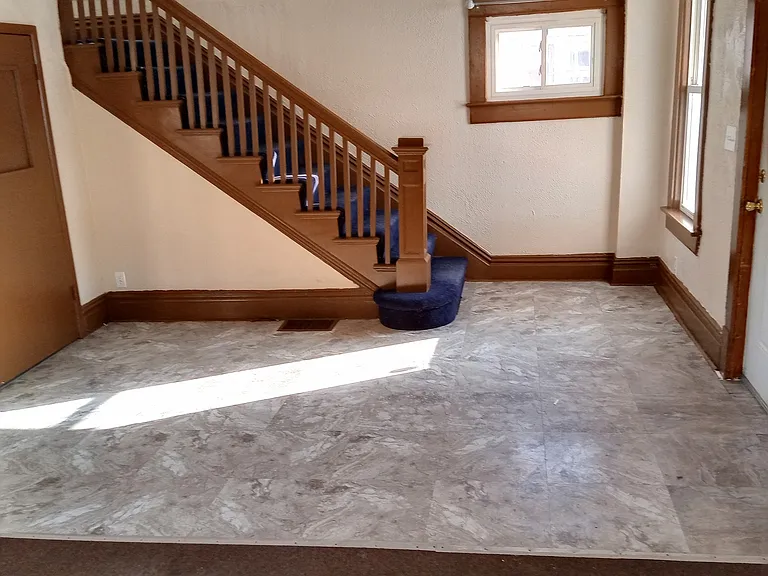 403 E Wallace Ave — Photo 11