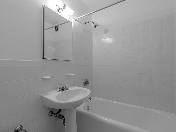 5th image of 310 E 44th St APT 510