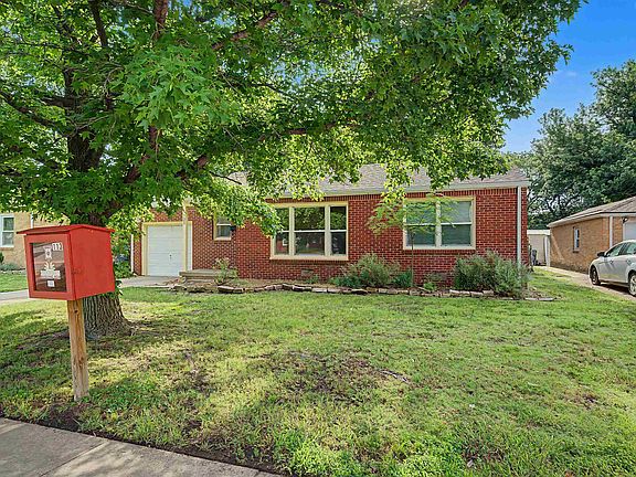3rd image of 722 S Lightner Dr