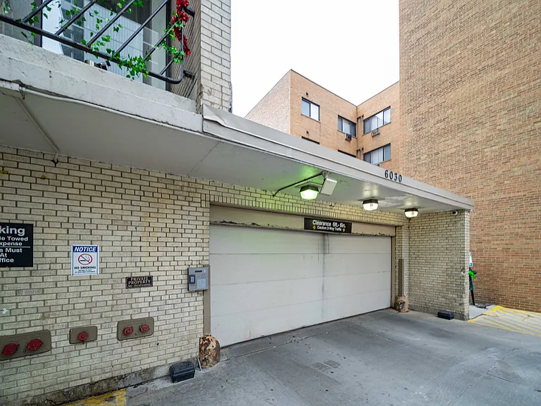 6030 N Sheridan Rd #2011 — Photo 22