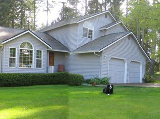 8801 NE New London Ct, Bainbridge Island, WA 98110