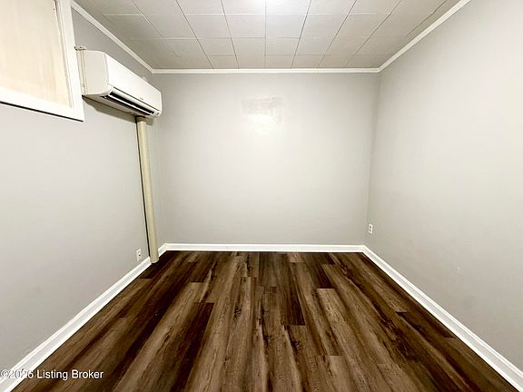 3rd image of 206 N Oak St #5