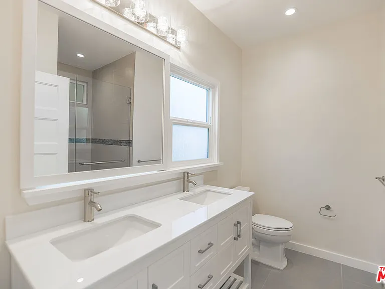 31 Breeze Ave #A — Photo 16