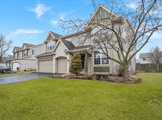 1635 Rosehall Ln, Elgin, IL 60123