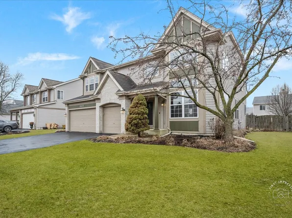 1635 Rosehall Ln, Elgin, IL 60123