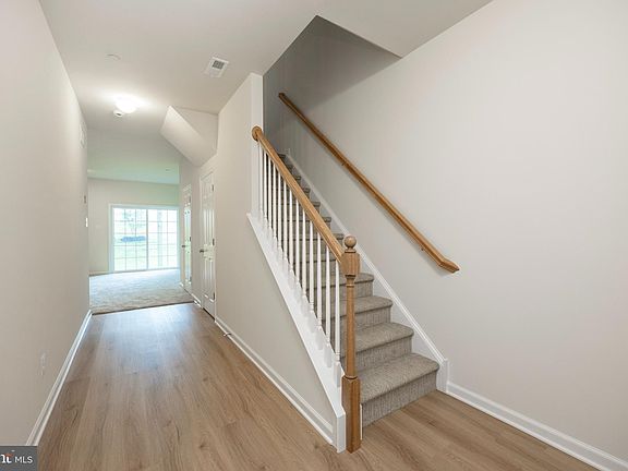 3rd image of 412 Ridgewood Dr