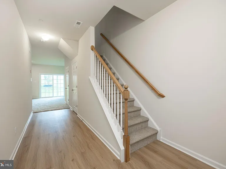 412 Ridgewood Dr — Photo 4