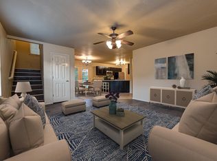 1717 N Willowbrook Dr, Fayetteville, AR 72703