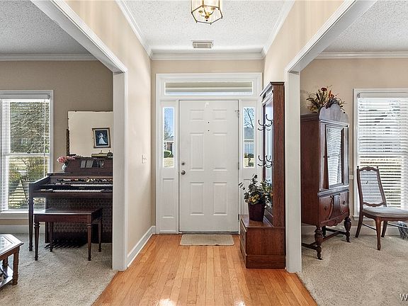 3rd image of 5726 Bradford Ln