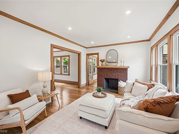 2nd image of 1605 Lewis Dr