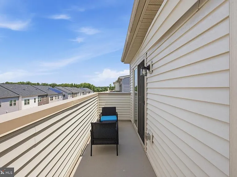 Loft Large Balcony