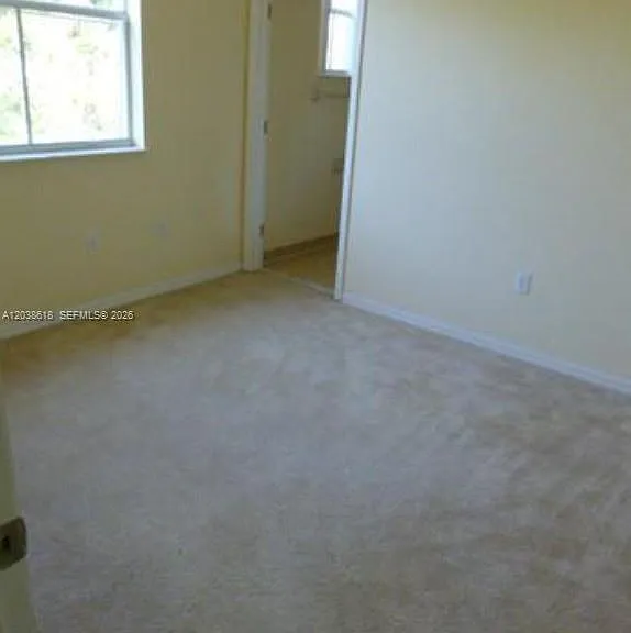 641 E Mowry Ct — Photo 2