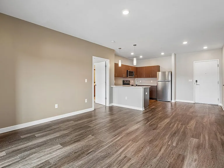 Cosmopolitan Apartments — Photo 33