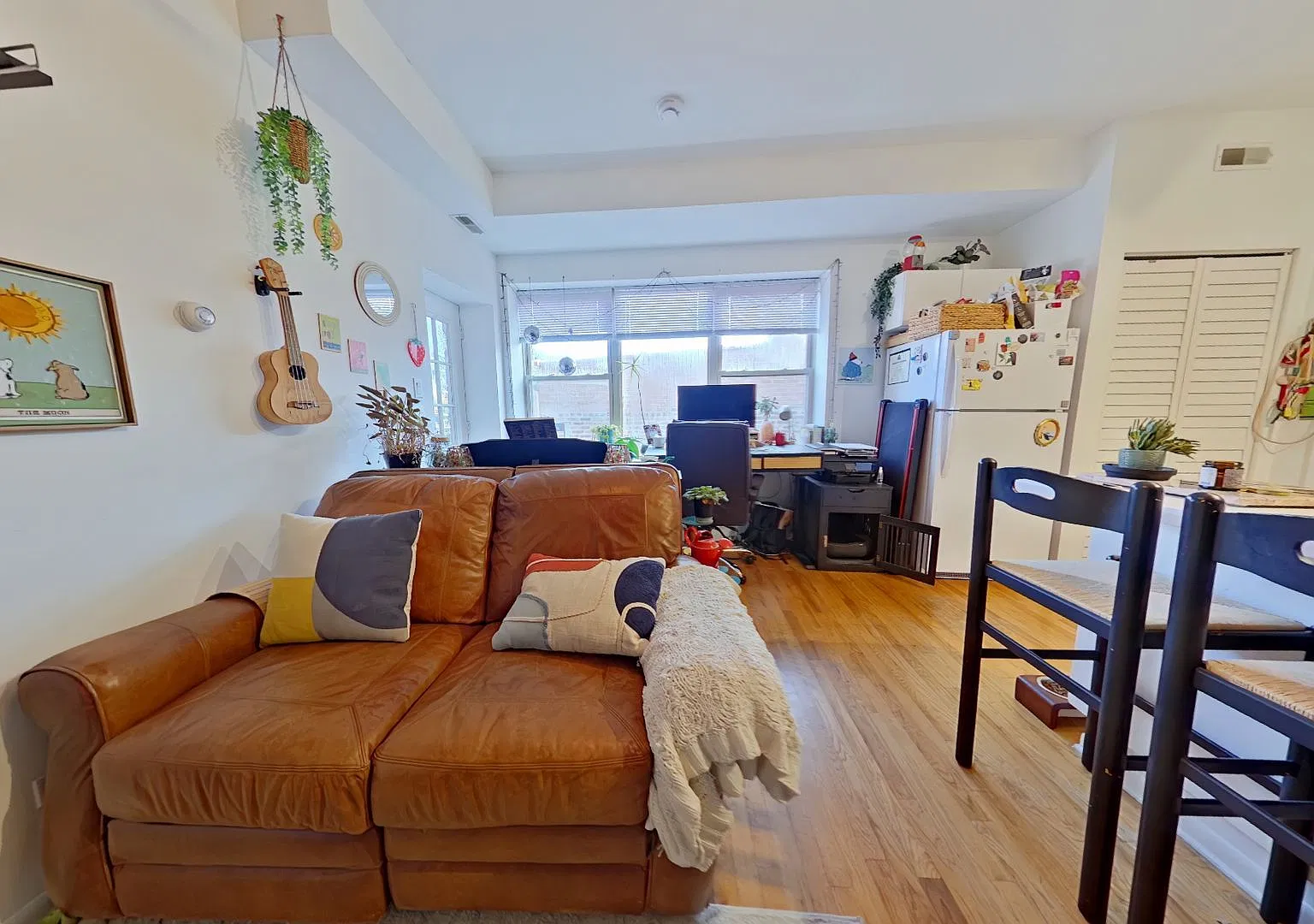 900 Gunnison — Photo 1
