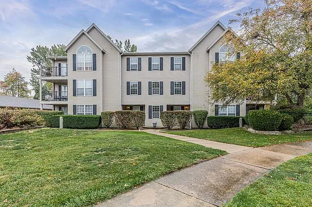 5 Hartwell Ct #1