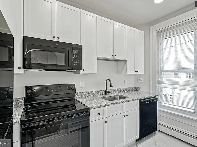 148 Walnut St #2 — Photo 11