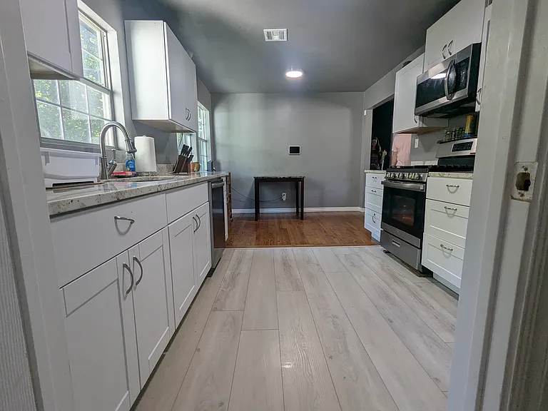 715 NW 89th St — Photo 3