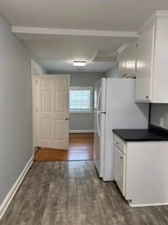 2 bed, $1,350 — Photo 2