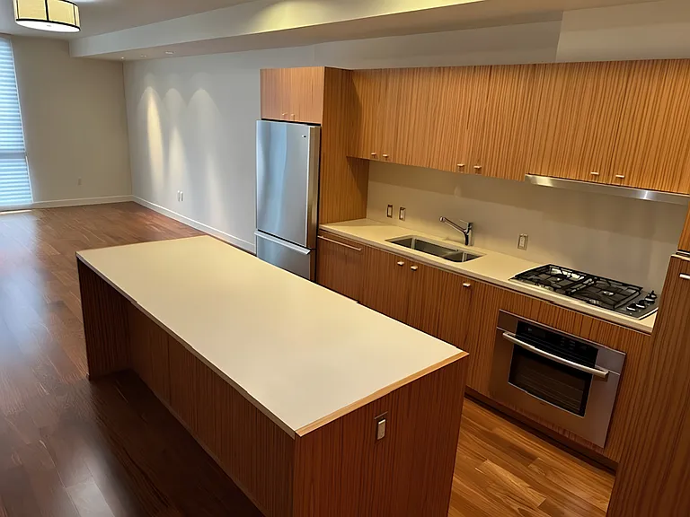 841 SW Gaines St #327 — Photo 1