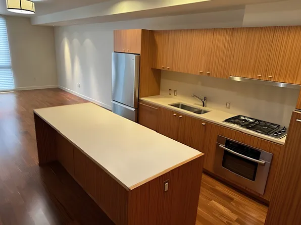841 SW Gaines St Unit 327, Portland, OR 97239