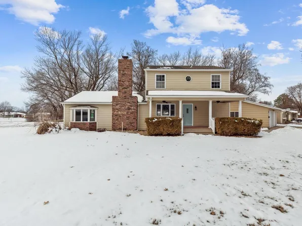 925 Main St, Halstead, KS 67056