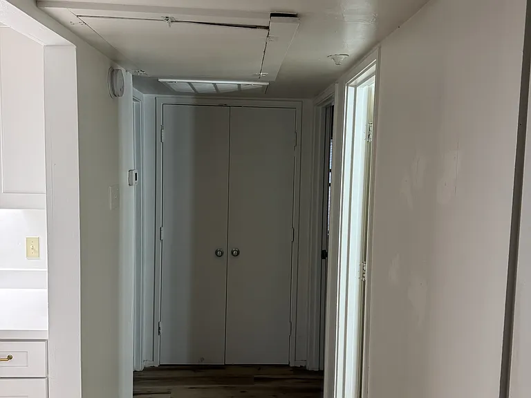 1010 S College Rd — Photo 5