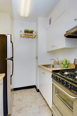 Rented by Corcoran | media 28