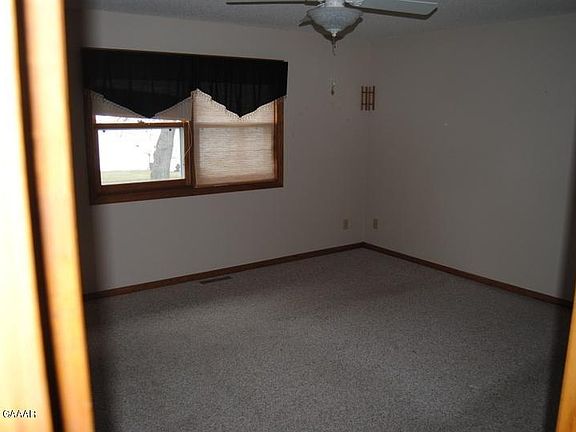3rd image of 1286 Brophy Lndg NW