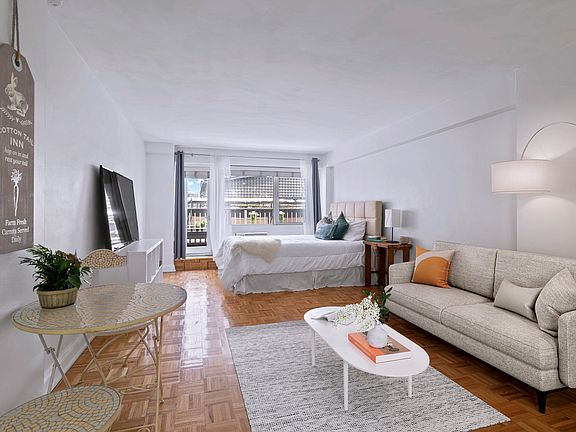 2nd image of 153 E 57th St APT 18C
