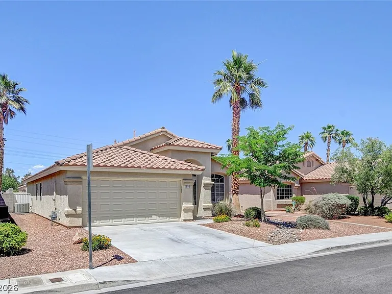 980 Sand Coral Dr — Photo 2