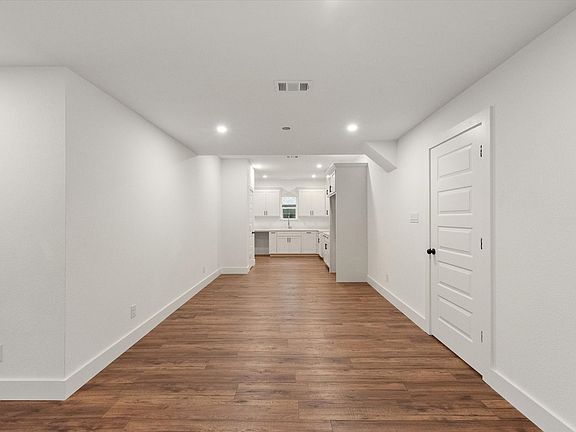 3rd image of 202 Roberts Rd