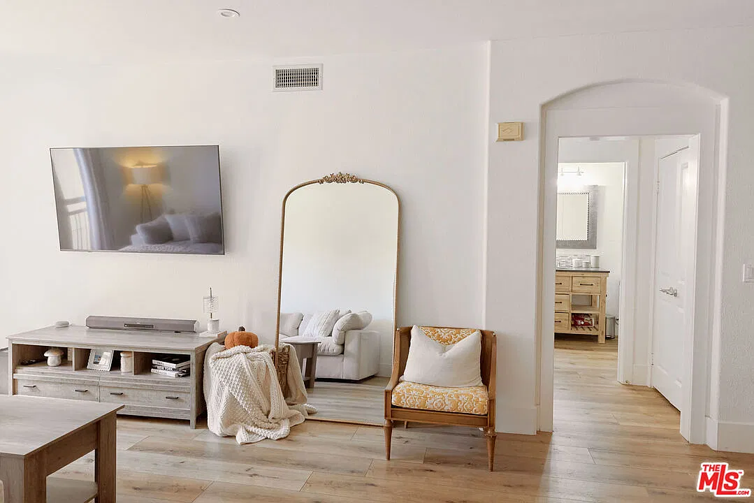 1 bed, 1.0 bath, 900 sqft, $2,750 — Photo 3