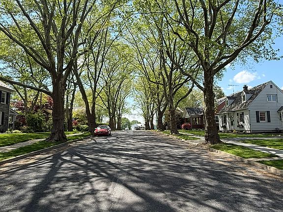 4th image of 11 W Jefferson Ave