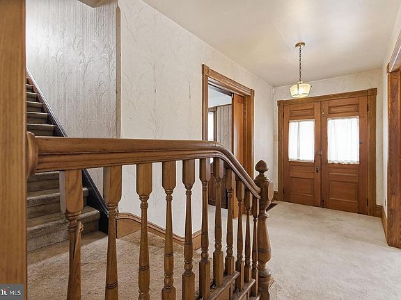 4th image of 600 Farnsworth Ave