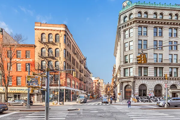 Sold by Compass | media 6