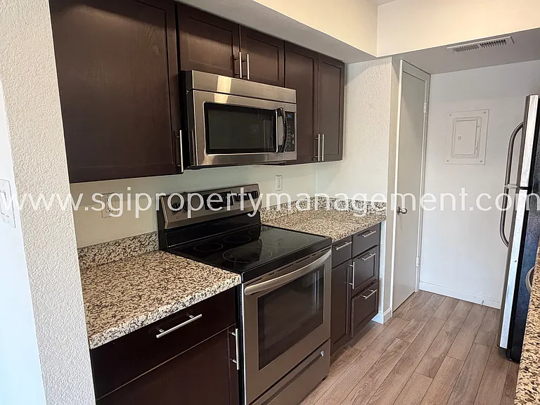 730 E Eugie Ave — Photo 4