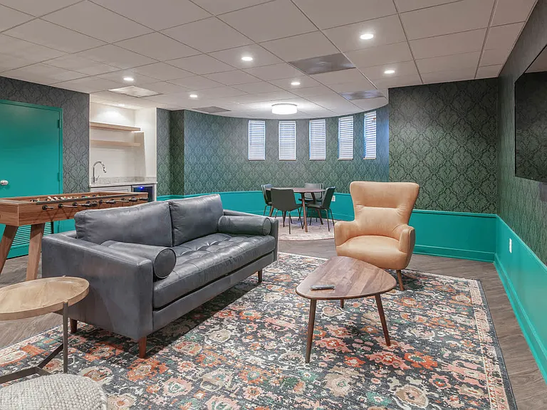 E-Lounge