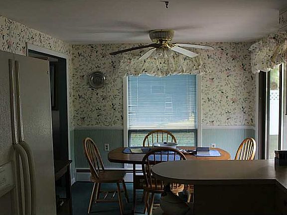 5th image of 10 Bayfield Dr