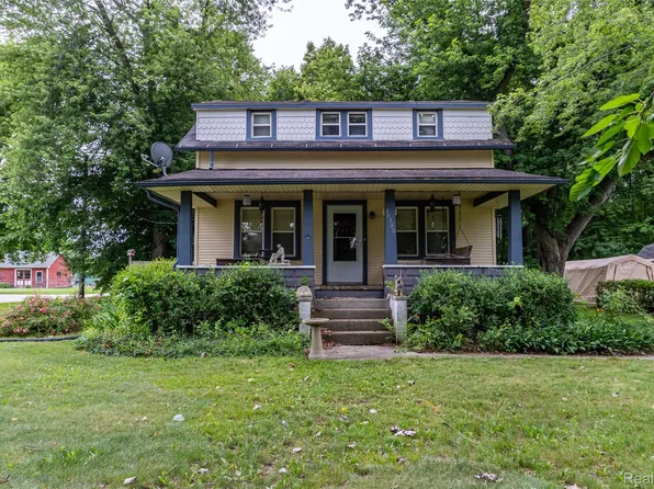 16380 Sumpter Rd, Van Buren Township, MI 48111