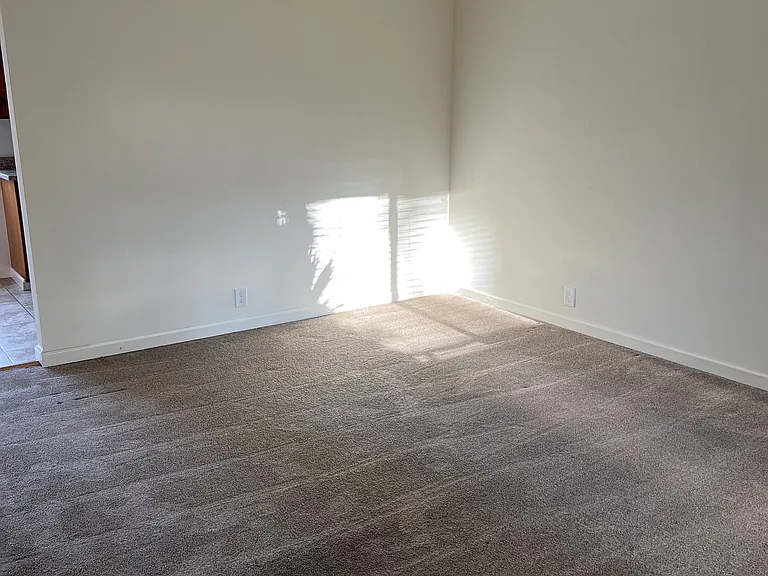 548 Vera Ave #1 — Photo 15