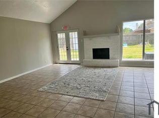 4865 Folsom Dr, Beaumont, TX 77706