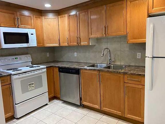 3rd image of 330 2nd St W #25