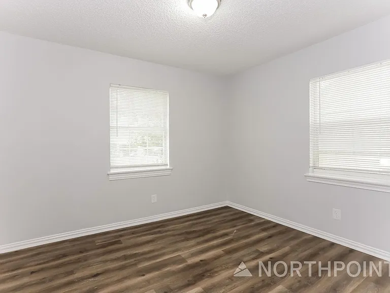5724 Rich St — Photo 11